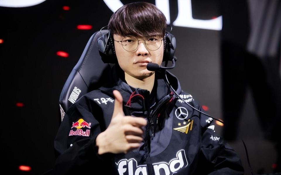 英雄联盟NEST2022参赛队员，有一线选手噢