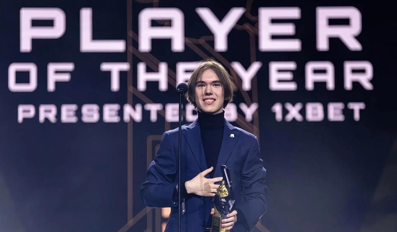 LNG群访 Scout：卡萨丁对线很弱，但等级起来之后E技能会很厉害