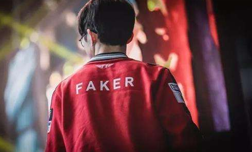 HLTV最新世界排名：NaVi领跑年终